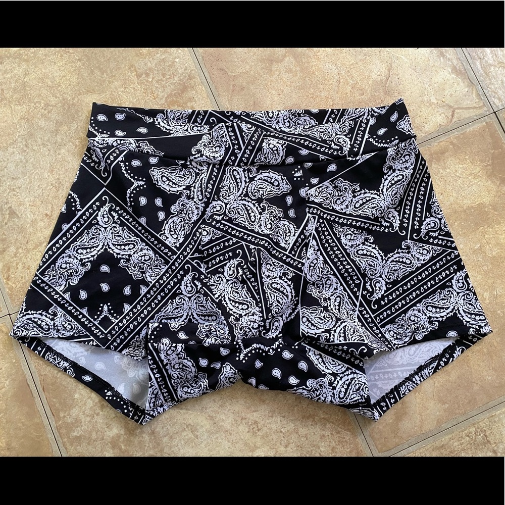 K-Deer Men’s Hot Shorts in Poker Face (Hot Yoga Shorts)